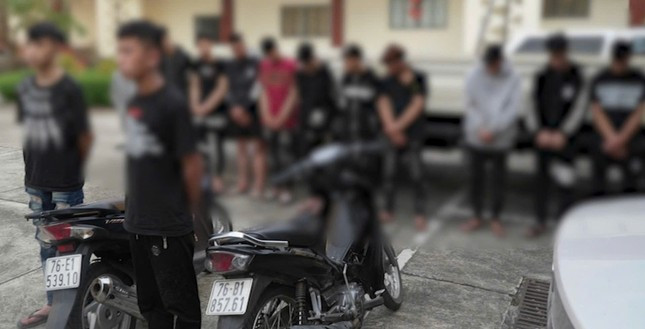 Nguồn cơn nhóm thiếu niên bị truy sát, một người bị chém rơi khỏi xe tử vong ảnh 2