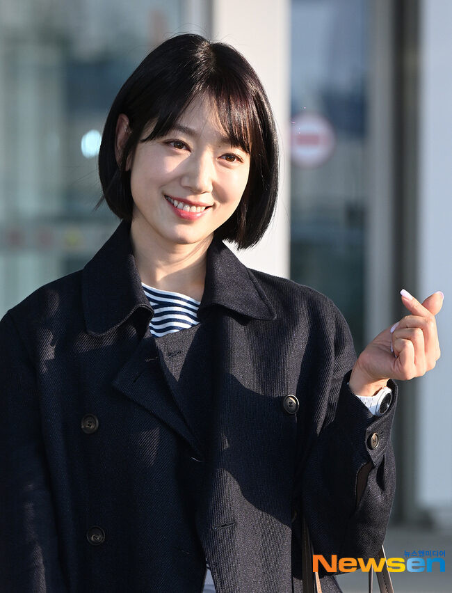 Park Shin Hye trẻ như thiếu nữ cư dân mạng quên mất cô đã kết hôn sinh con