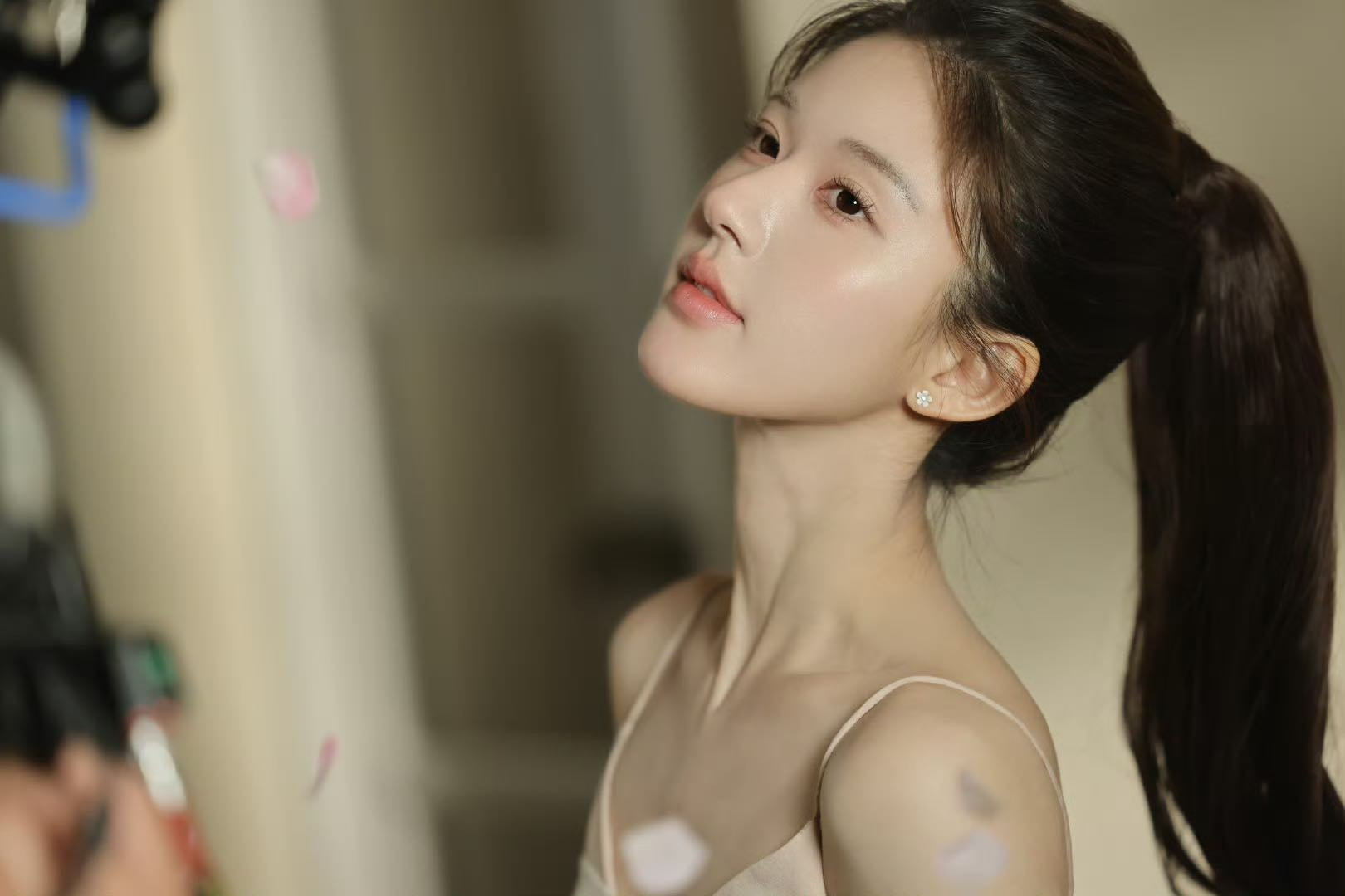 Cận cảnh giao diện mới xinh đẹp ngút ngàn của Triệu Lộ Tư - Ảnh 2