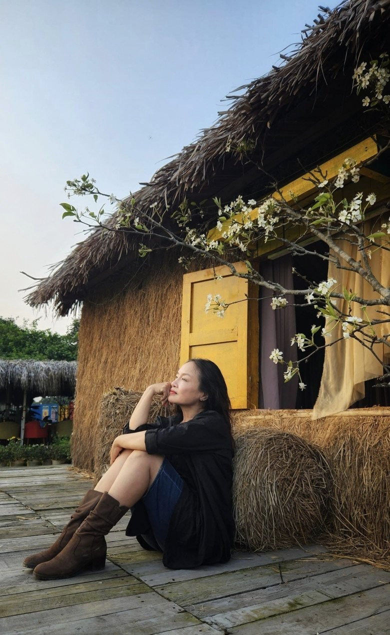 Căn 'nhà tranh' đẹp như phim trường của đạo diễn đang gây tiếng vang với 'Địa đạo'- Ảnh 15.