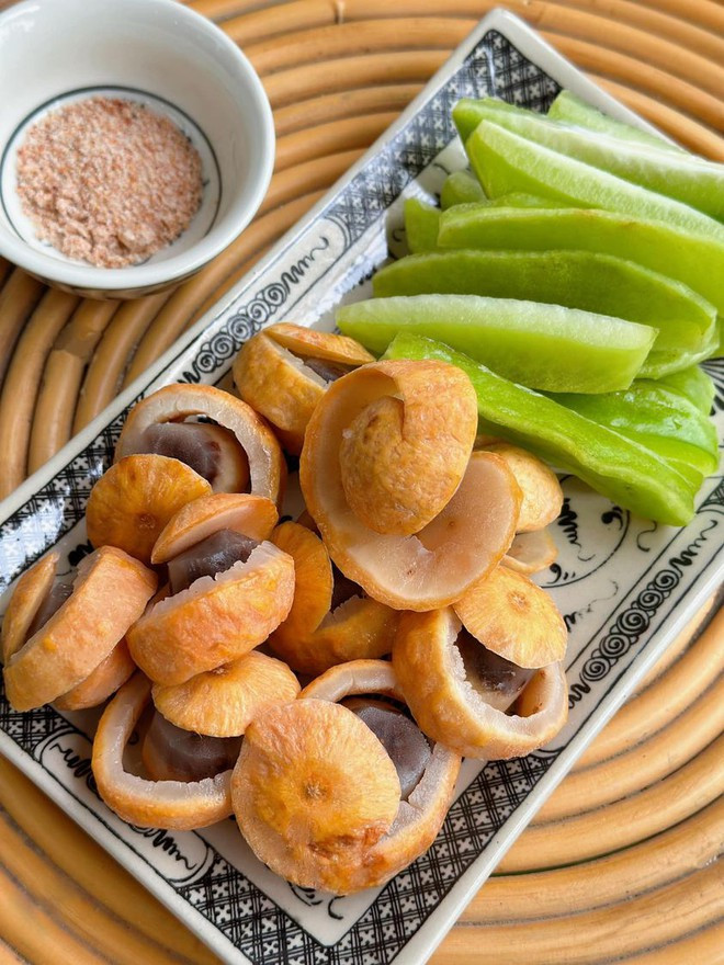 Điểm chung thú vị nhìn từ căn bếp giữa Phương Oanh và nàng hậu đang vướng nghi vấn sắp làm dâu hào môn- Ảnh 4.