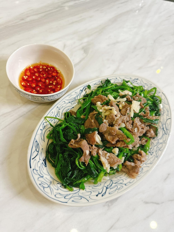 Điểm chung thú vị nhìn từ căn bếp giữa Phương Oanh và nàng hậu đang vướng nghi vấn sắp làm dâu hào môn- Ảnh 6.