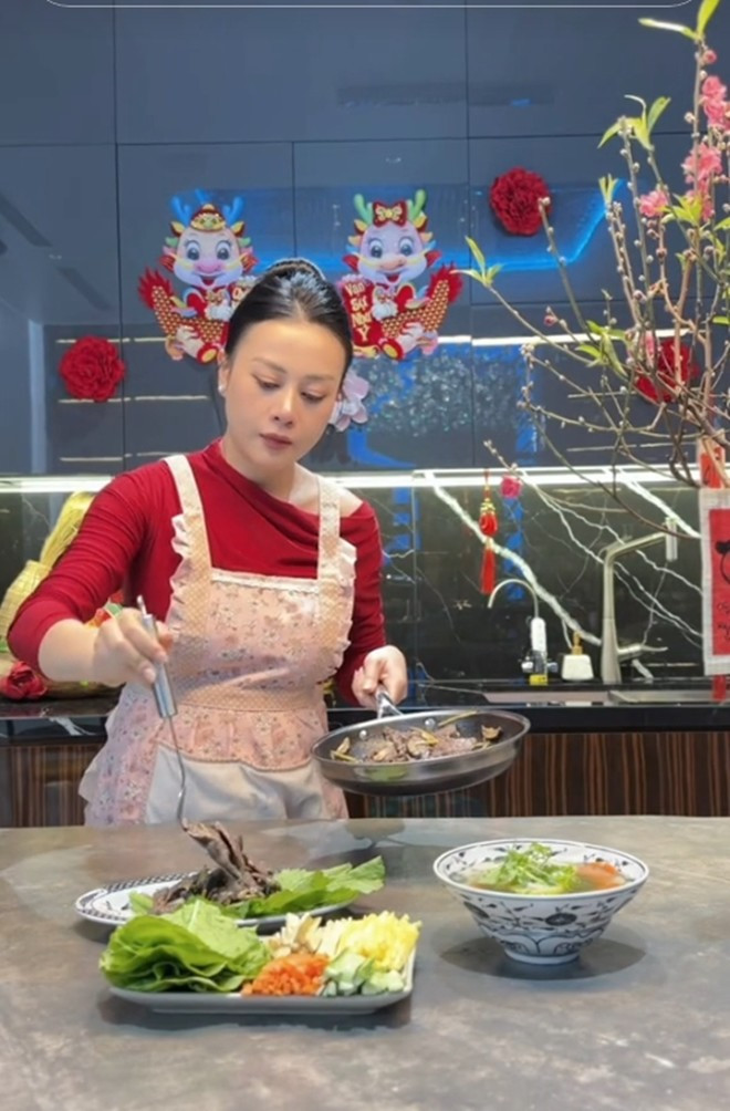 Điểm chung thú vị nhìn từ căn bếp giữa Phương Oanh và nàng hậu đang vướng nghi vấn sắp làm dâu hào môn- Ảnh 8.