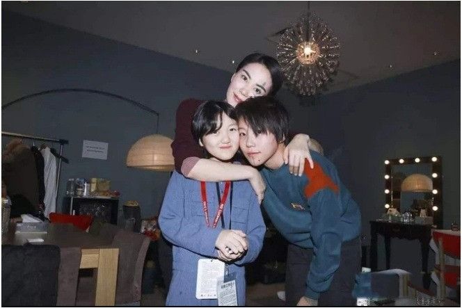 Sự thật sau tin đồn Vương Phi bỏ bê con gái bị hở hàm ếch