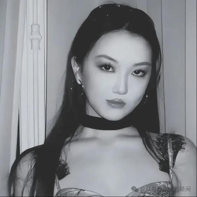 Sự thật sau tin đồn Vương Phi bỏ bê con gái bị hở hàm ếch