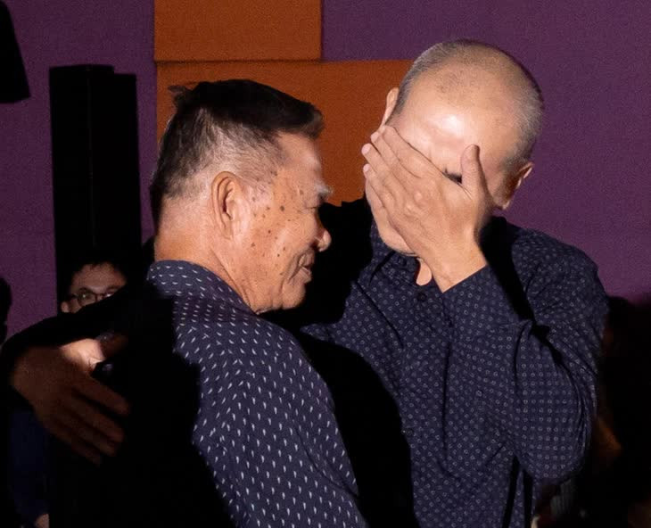 Vì sao đạo diễn Bùi Thạc Chuyên lên tiếng xin lỗi về chuyện tình Tư Đạp - Ba Hương trong 'Địa đạo'?- Ảnh 2.