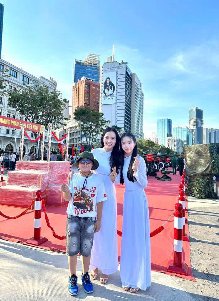 Không nhận ra con gái Phương Trinh Jolie sau thời gian bị chê bai ngoại hình