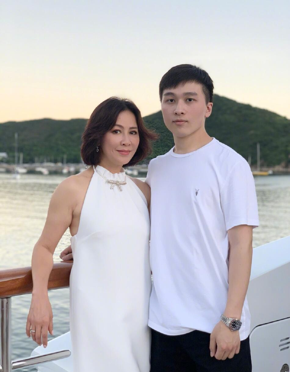 Lương Triều Vỹ và Lưu Gia Linh cưới 17 năm không có con, để lại khối tài sản 'khủng' cho cháu trai? - Ảnh 2