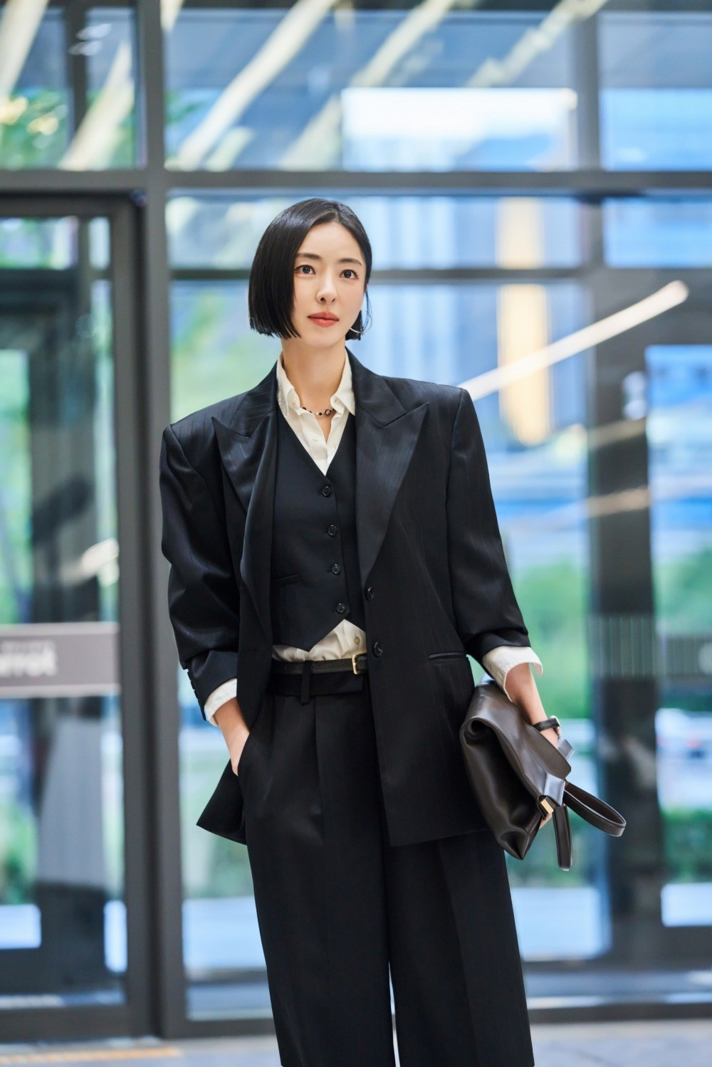 Nỗi khổ của nữ diễn viên cao 1,76 m ảnh 3