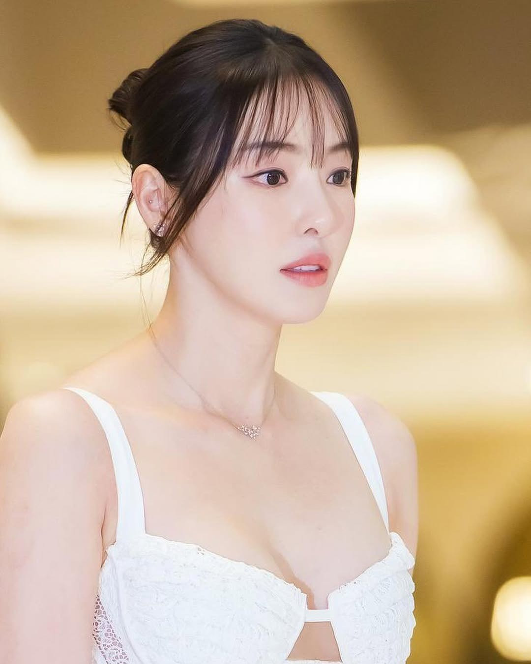 Nỗi khổ của nữ diễn viên cao 1,76 m ảnh 4