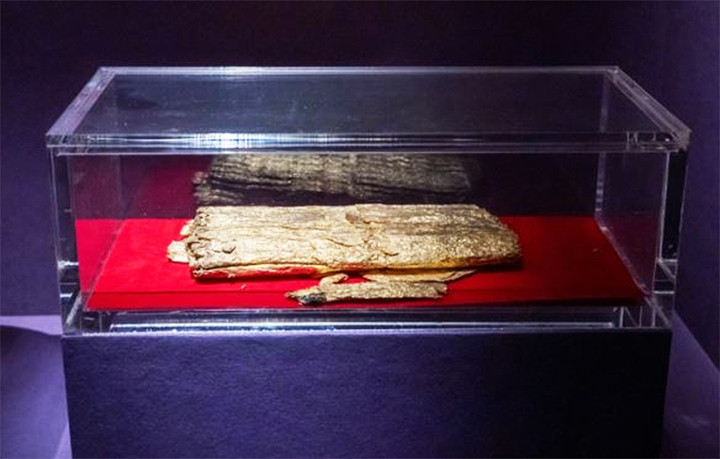 Số vàng lá được đem trưng bày. (Ảnh: Sohu)