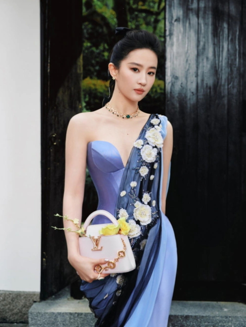 Lưu Diệc Phi 'gây sốt' chỉ với clip 28 giây, nhan sắc ra sao mà khiến dân tình trầm trồ? - Ảnh 3