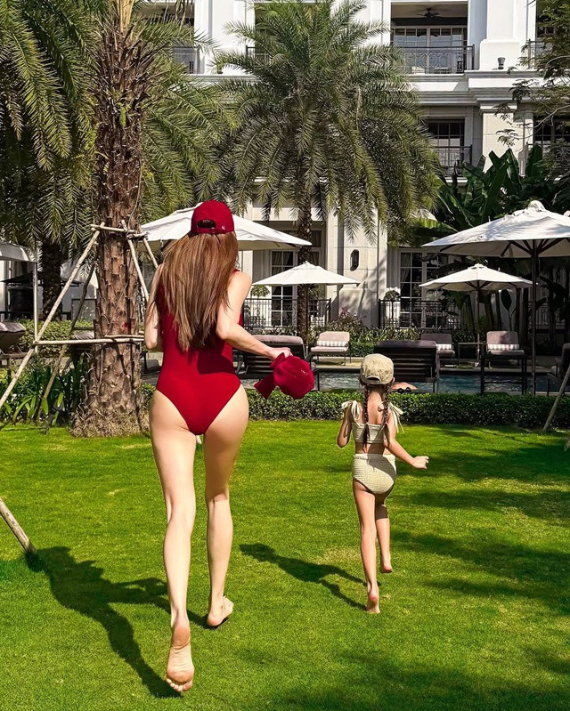 Ái nữ nhà Hà Hồ sở hữu suối tóc chuẩn Hoa hậu tương lai