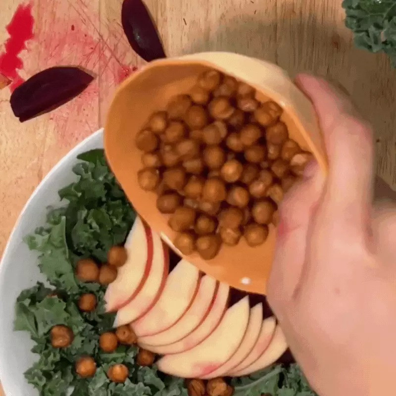 Bữa trưa đầy ắp collagen ông xã tẩm bổ cho Ngô Thanh Vân- Ảnh 11.