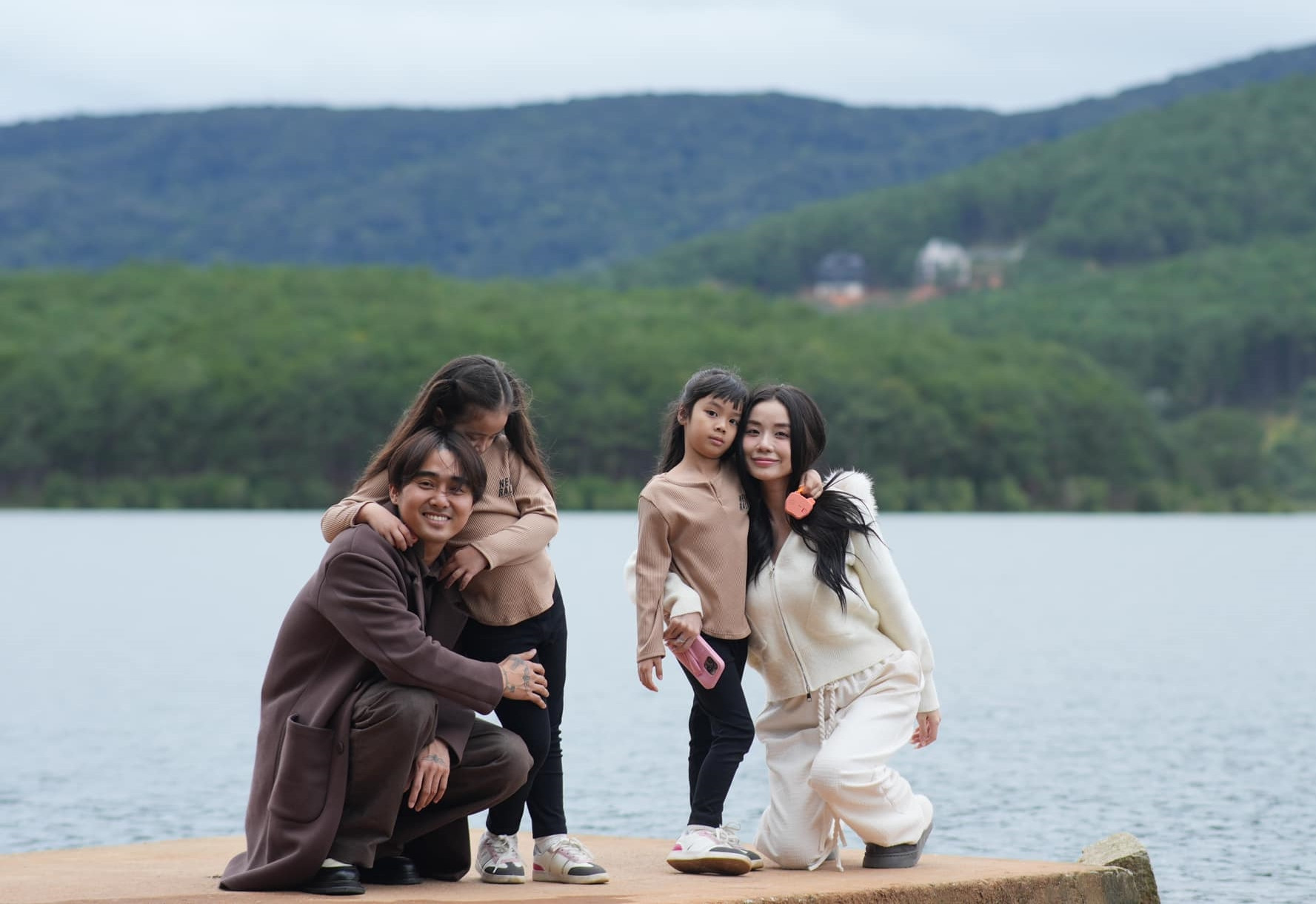 Đạt G tung video tình tứ bên Cindy Lư