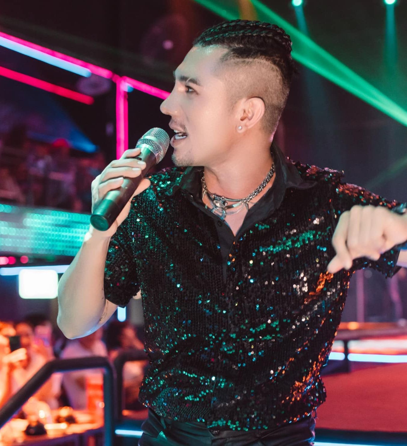 Hieuthuhai làm hồi sinh một cái tên ảnh 3