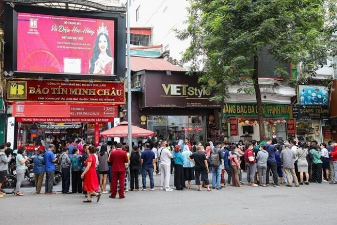 Khách mua 1 chỉ vàng, cửa hàng hẹn 10 ngày sau trả