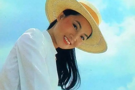 Nữ đại gia qua đời 'bí ẩn', 1 tháng sau di chúc mới được công bố: Khối tài sản hơn 3 nghìn tỷ thuộc về ai?