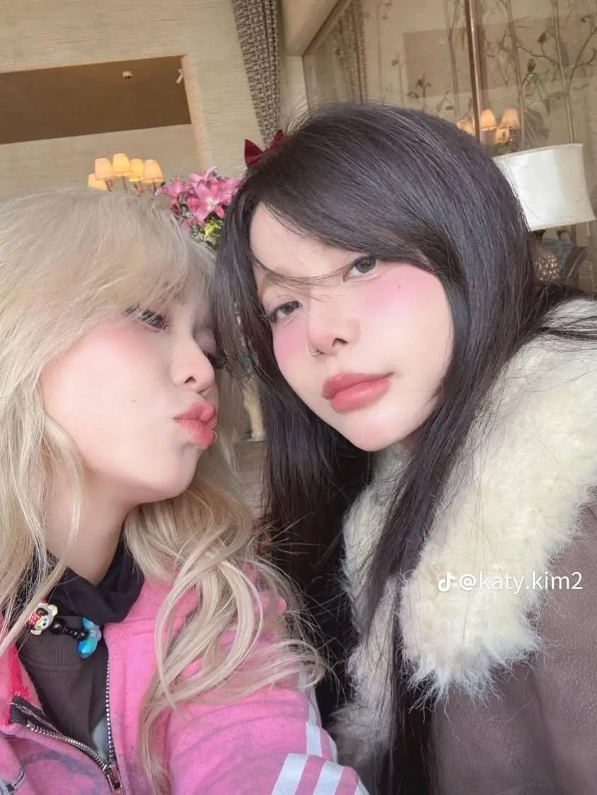 Sao nữ nổi đình đám phản ứng gắt khi bị nghi chia tay tình đồng giới yêu 7 năm