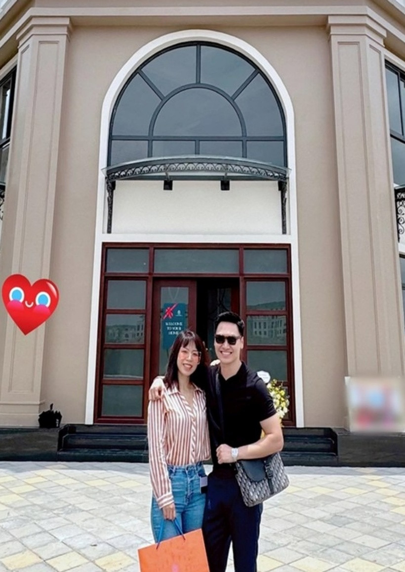 Vào đầu năm 2024, vợ chồng nam diễn viên đã tậu thêm một căn biệt thự 3 mặt tiền.