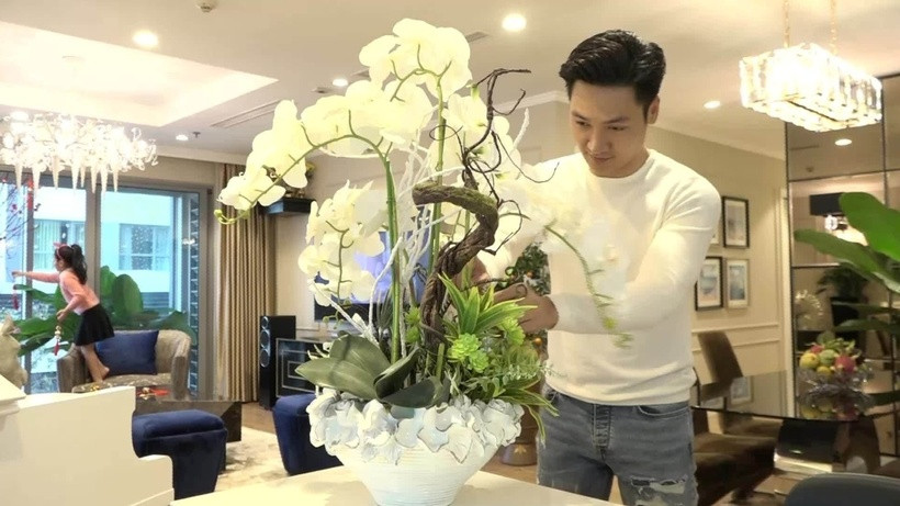 Mạnh Trường cho biết, anh sẵn sàng dọn dẹp nhà cửa, rửa bát giúp đỡ vợ.