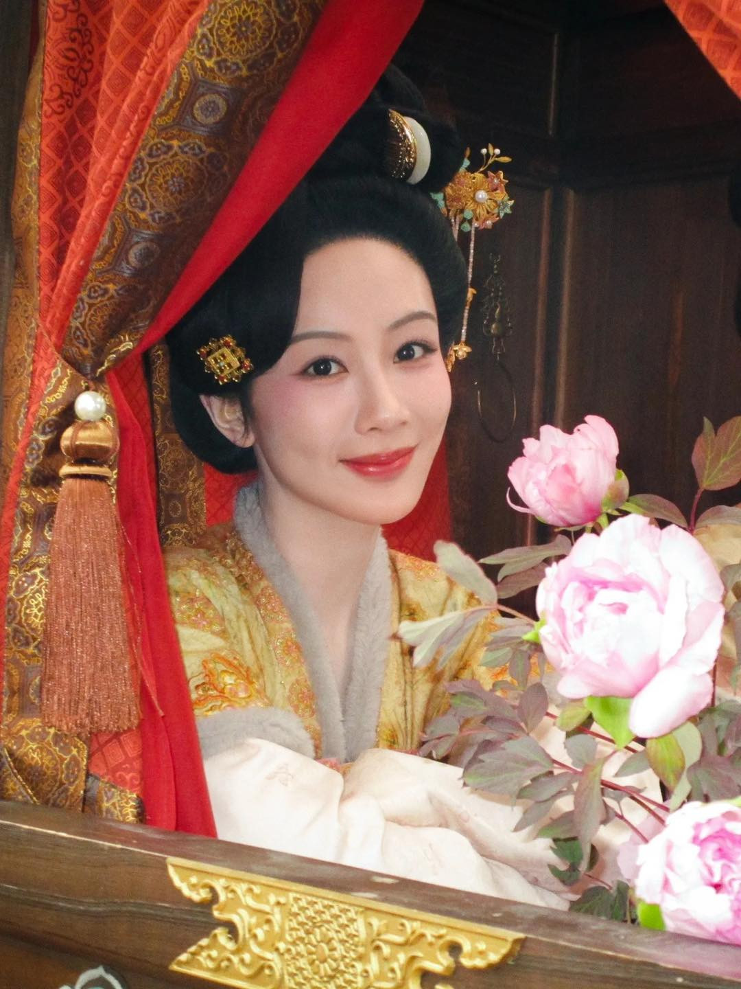 Dương Tử 'gây bão' với màn lột xác ngoạn mục trong tạo hình phim Gia nghiệp - Ảnh 3