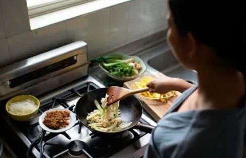 Người phụ nữ mắc ung thư đại tràng, bác sĩ cảnh báo thói quen vô số người mắc phải