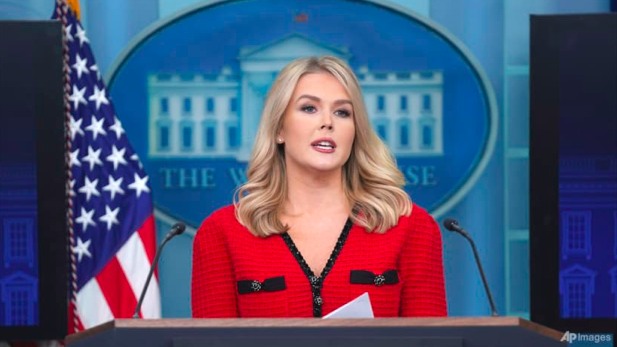 Phát ngôn viên Nhà Trắng bị chế giễu vì mặc váy may ở Trung Quốc ảnh 1