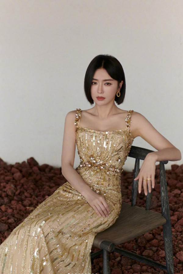 Sốc trước vòng eo 'mỏng như giấy' của 'Phú sát hoàng hậu' Tần Lam - Ảnh 9.