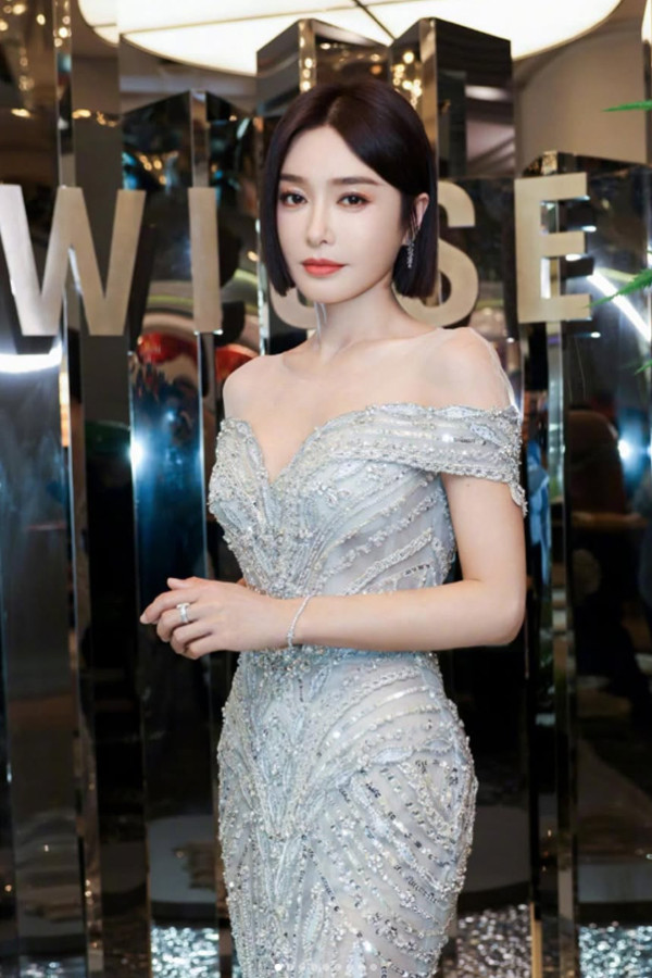 Sốc trước vòng eo 'mỏng như giấy' của 'Phú sát hoàng hậu' Tần Lam - Ảnh 6.