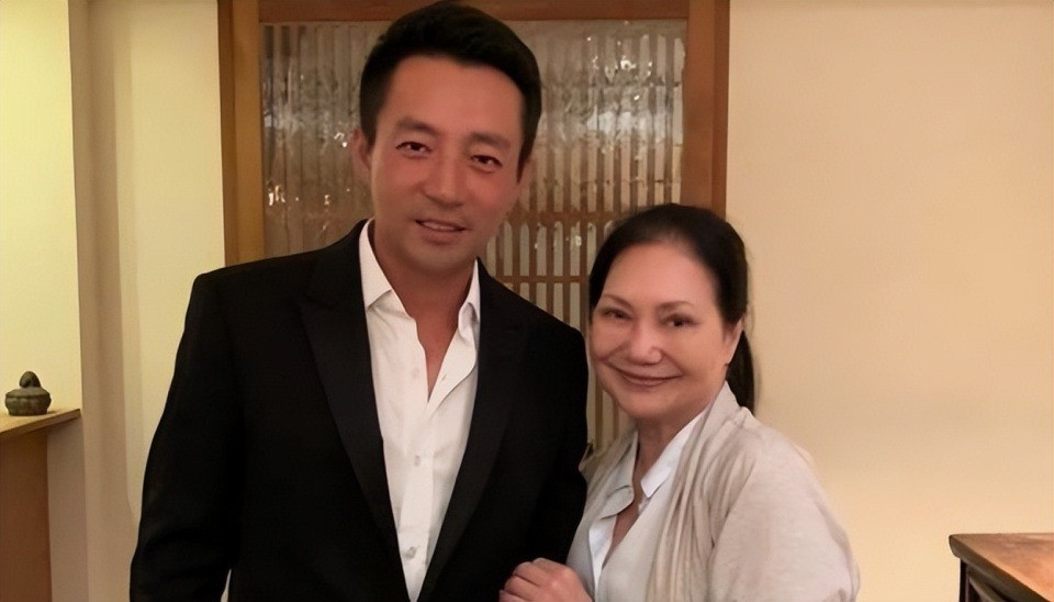 Uông Tiểu Phi muốn các con cắt đứt quan hệ với gia đình Từ Hy Viên