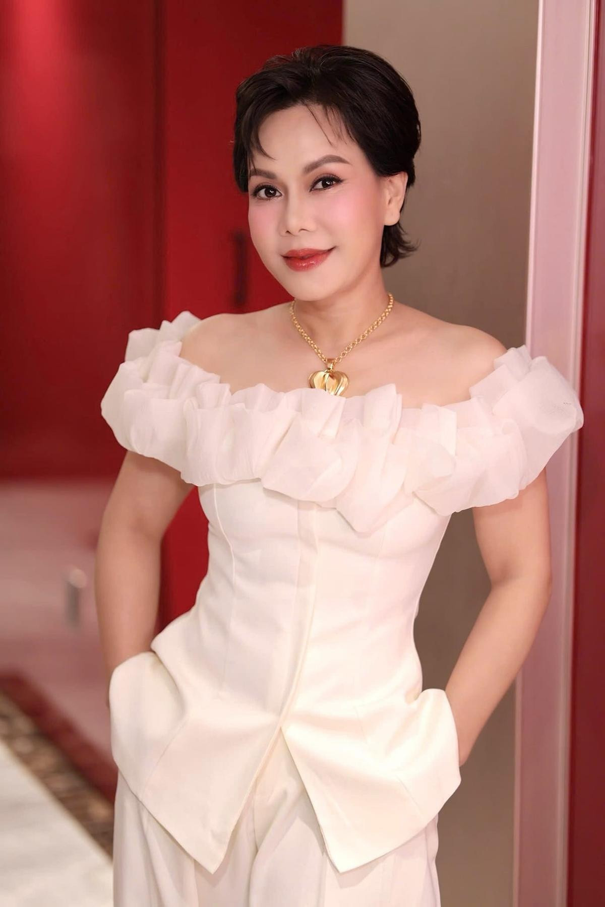 Việt Hương bức xúc vì bị ghép ảnh nhạy cảm