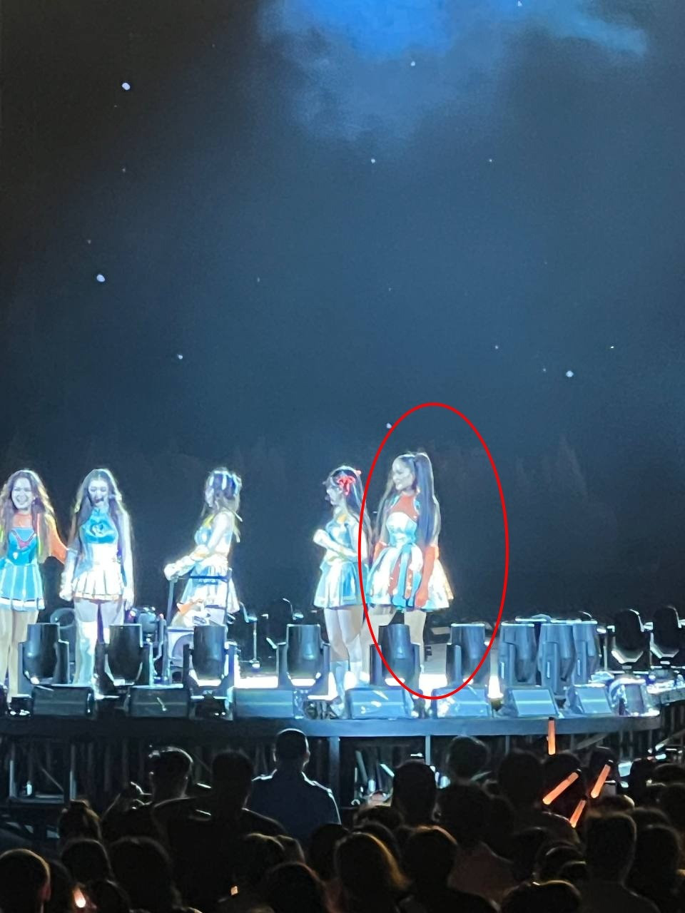 Thêm bằng chứng cho thấy HHen Niê đang mang bầu