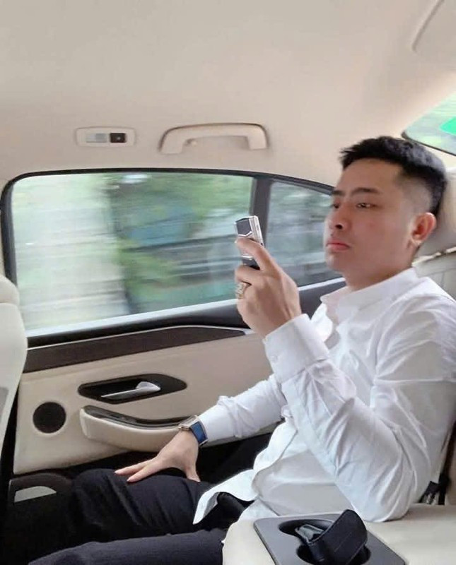 Tội phạm ma túy đặc biệt nguy hiểm vào hàng thời trang, mặc cả mua quần áo ảnh 2