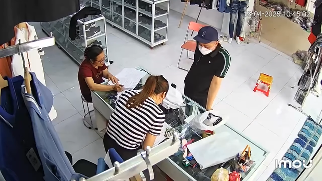 Tội phạm ma túy đặc biệt nguy hiểm vào hàng thời trang, mặc cả mua quần áo ảnh 1