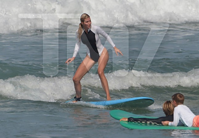 Vóc dáng tuổi 45 của Ivanka Trump ảnh 1