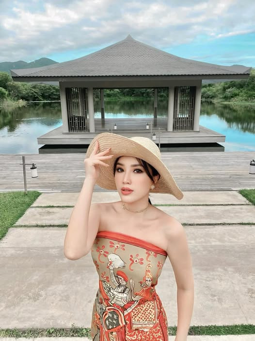 Bảo Thy 'Công chúa bong bóng' U40 xinh trẻ bất ngờ, viên mãn bên chồng con- Ảnh 7.