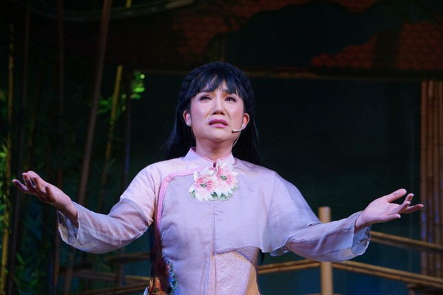 Cát Tường đóng cửa sân khấu kịch ảnh 1