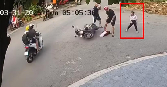 Dùng gậy bóng chày đánh người chở con nhỏ: Tài xế ô tô đối diện hình phạt nào?