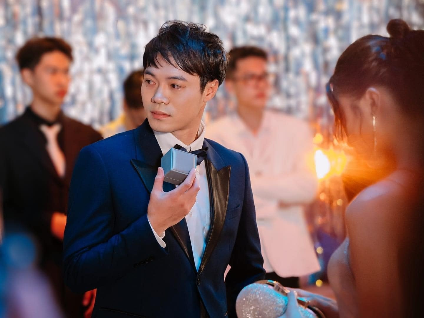 HÓNG Văn Toàn bất ngờ khoe đi chụp ảnh cưới sau nhiều lần bị dí yêu Hòa Minzy