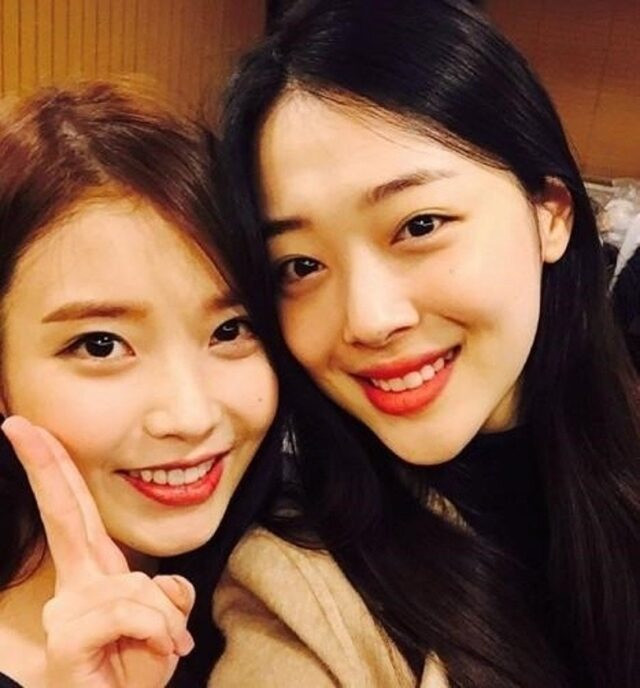 IU gây tranh cãi khi là bạn thân 14 năm với Kim Soo Hyun