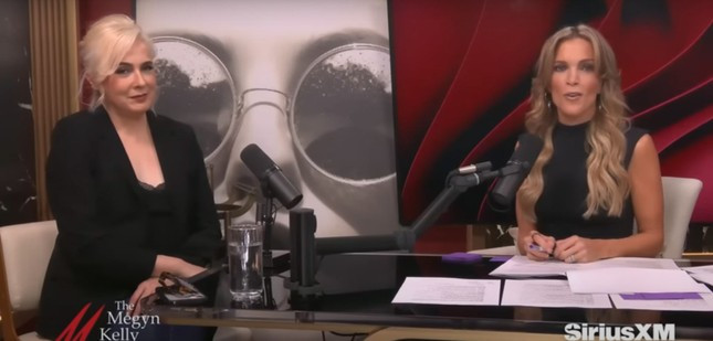 Hôn nhân của ông Obama bị đem ra bàn luận ảnh 1