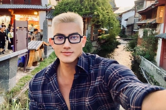 Dư luận gay gắt sau lời xin lỗi của nam người mẫu có phát ngôn về đại lễ 30/4