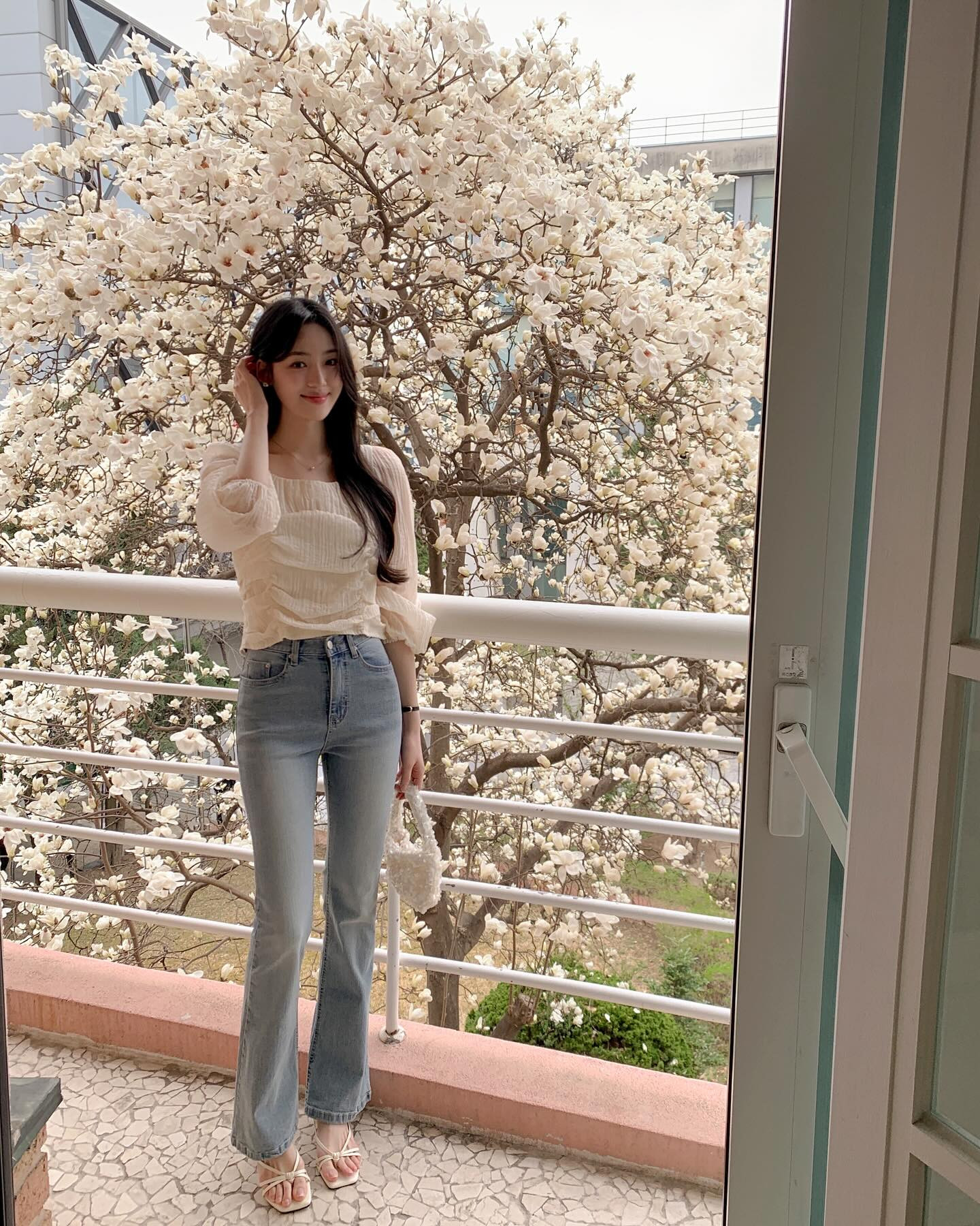 4 mẫu quần jeans thịnh hành nhất mùa hè 2025- Ảnh 8.