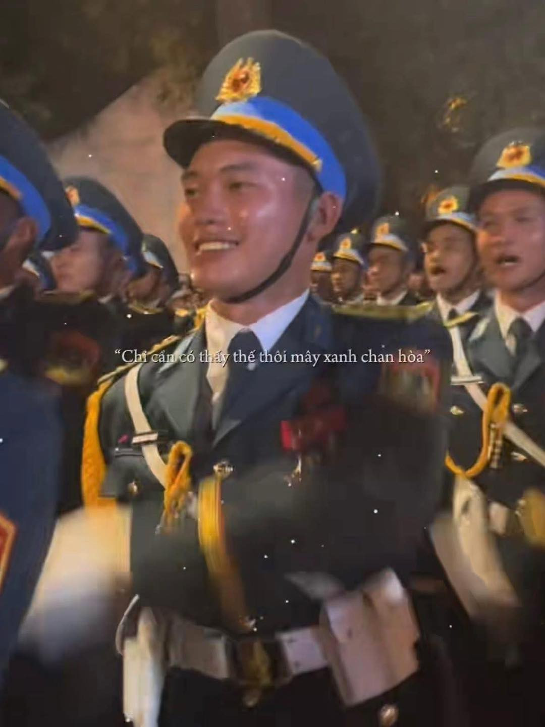 Diện mạo dàn quân nhân tuyệt đôi điện ảnh tại lễ diễu binh chàng nào cũng đẹp phát sáng