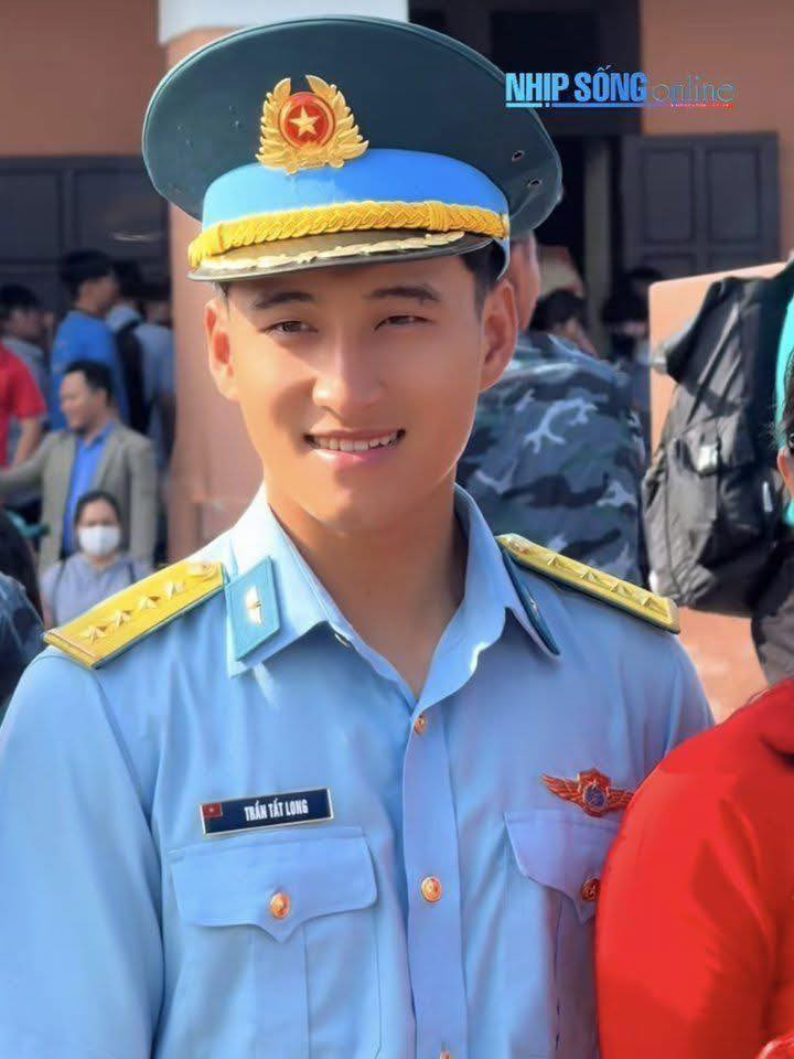 Diện mạo dàn quân nhân tuyệt đôi điện ảnh tại lễ diễu binh chàng nào cũng đẹp phát sáng