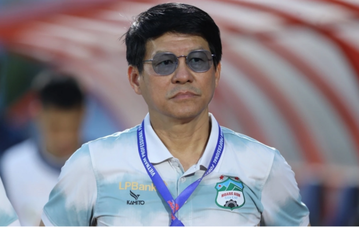 HLV Vũ Tiến Thành nhận án phạt nặng. (Ảnh: VPF)