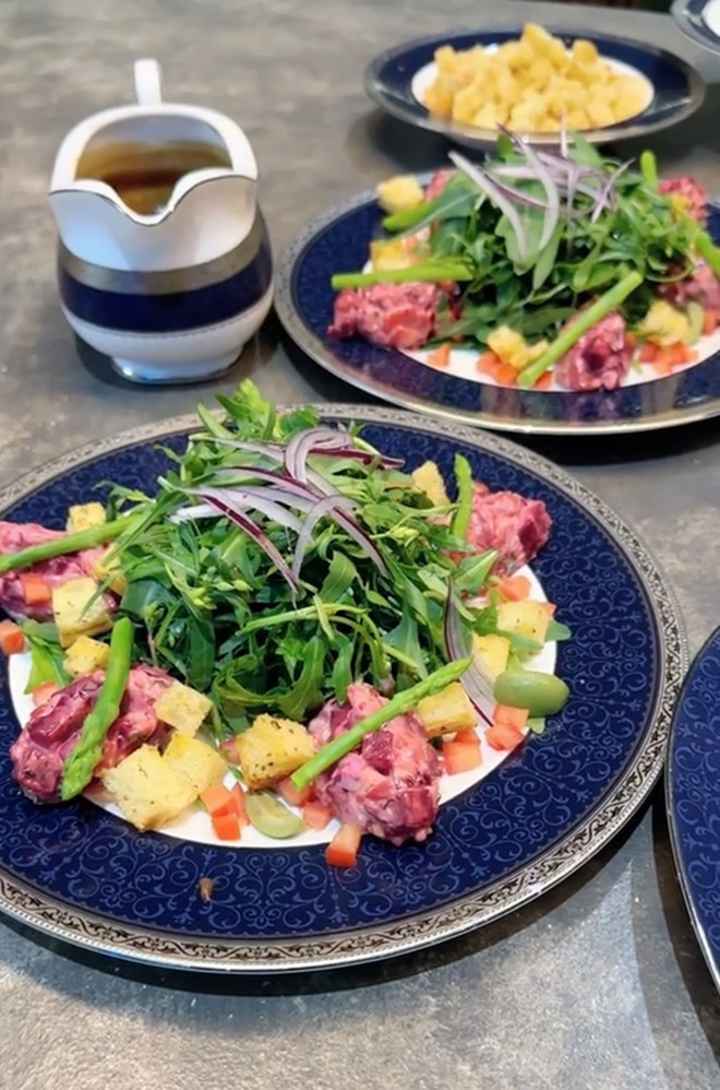 Nấu bàn tiệc Âu cho Shark Bình, Phương Oanh đã tỉ mỉ như thế nào? - Ảnh 6.