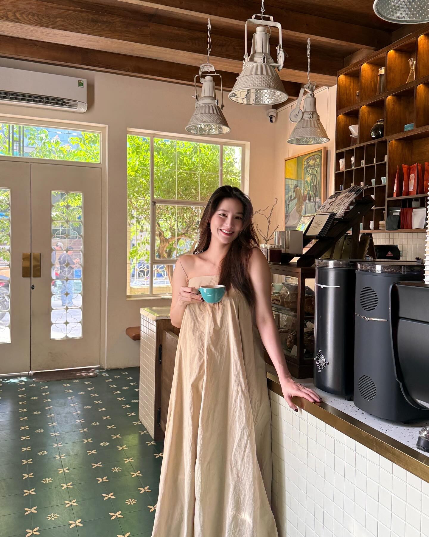 Sau vài tháng sinh con, Diễm My 9X gây chú ý với nhan sắc thăng hạng- Ảnh 11.