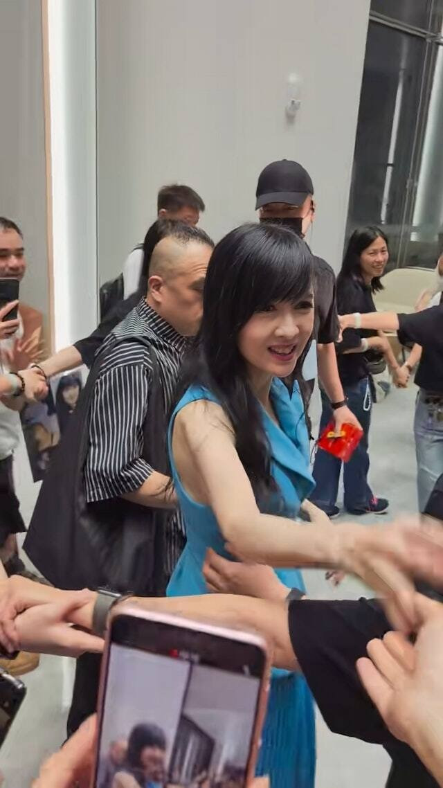 Bức ảnh xấu không nhận ra của biểu tượng sắc đẹp xứ Trung